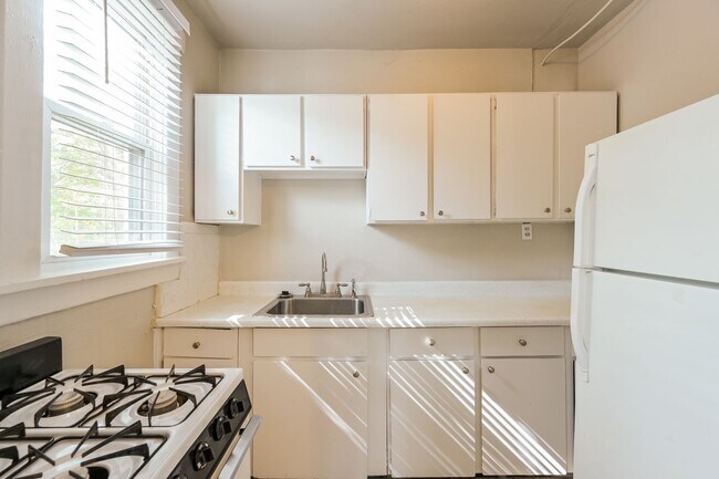 Foto del edificio - 3269 W Hayward Place