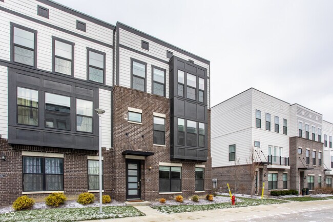 Building Photo - 9744 Junction Sta