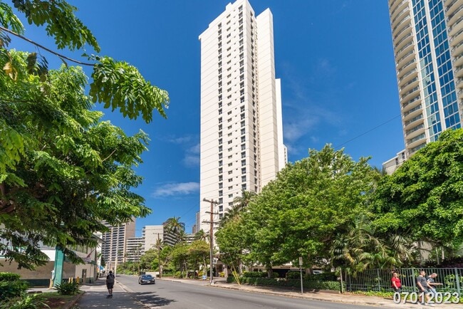 Foto del edificio - $4200 / Waipuna Condo, 3br High Fl, Avail Now, Call for an Appt! (Honolulu)