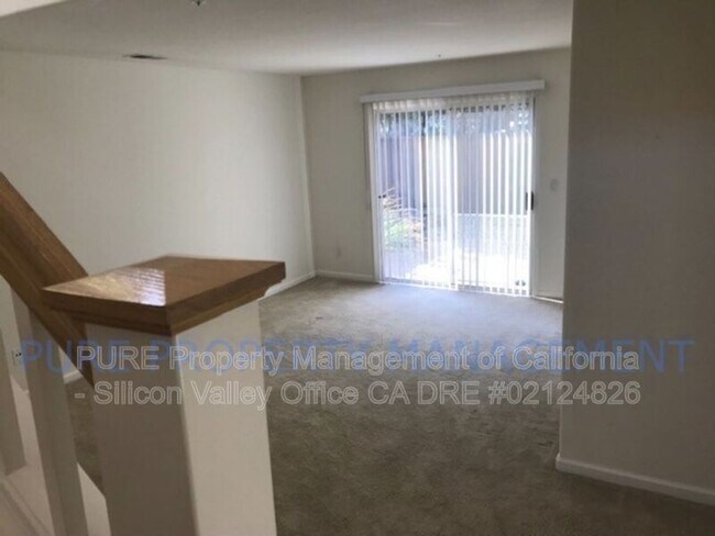 Building Photo - 587 Skypark Dr