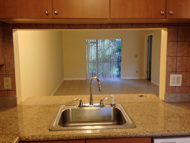 Foto del edificio - 821 NW 103rd Terrace