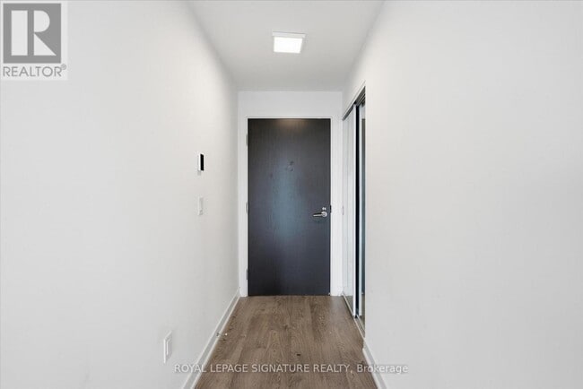 Building Photo - 50 McCaul St