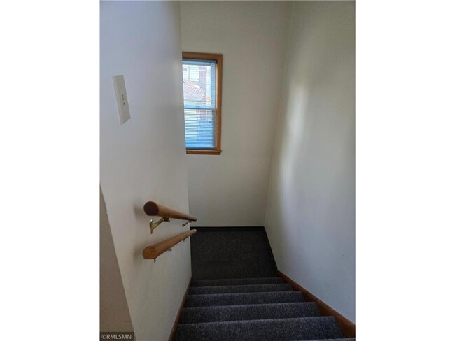 Foto del edificio - 3747 2nd St NE