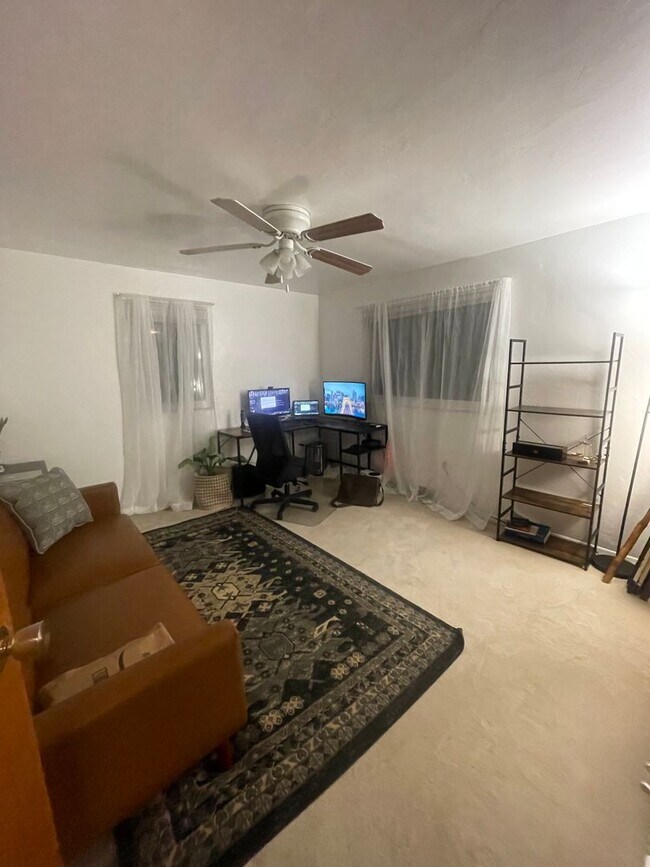 Building Photo - Quality Duplex in Excellent Neighborhood