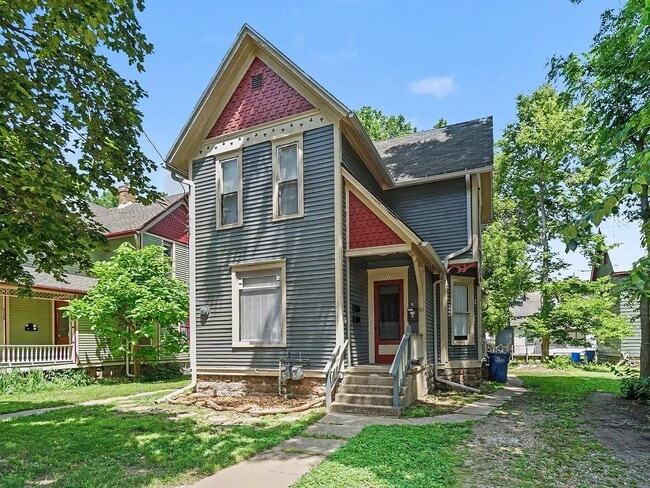 Building Photo - 710 Wheaton Ave