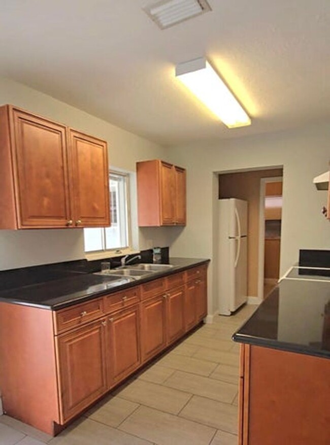 Foto del edificio - 334 24th Ave NE