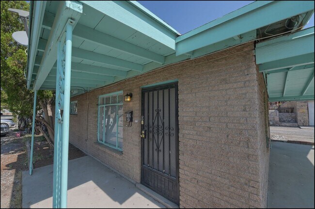 Building Photo - 810 Heisig Ave
