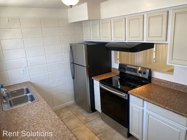 Building Photo - 3075 Los Altos Dr