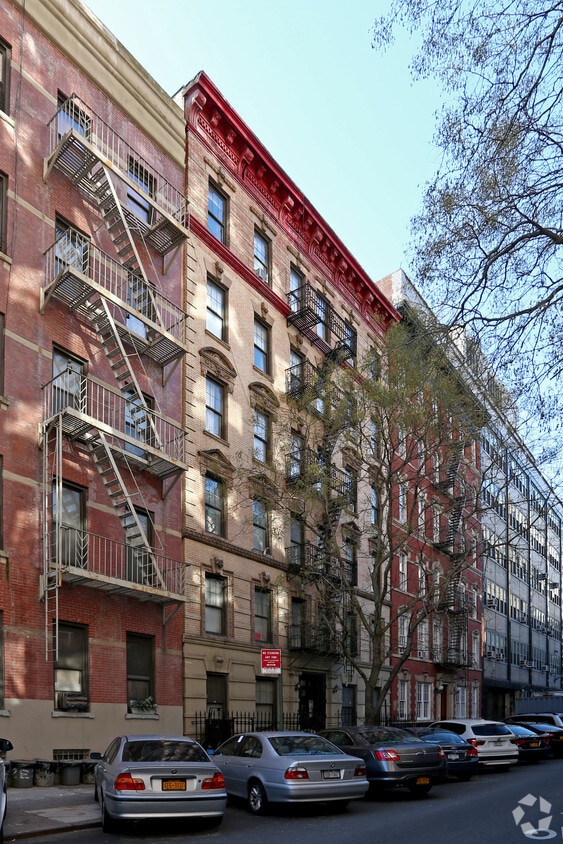 Foto principal - 244-246 E 21st St