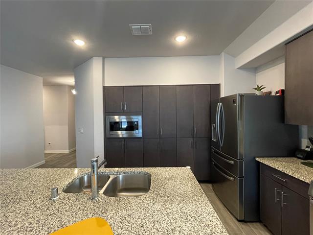 Foto del edificio - 1252 Rosebush Rd
