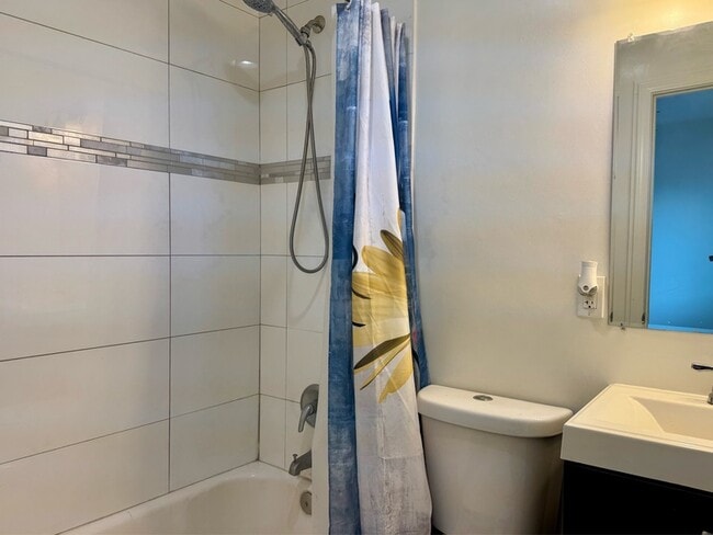 Foto del edificio - 2470 Hardy Dr