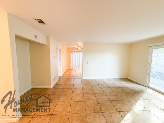 Foto del edificio - Homes Management - 4 Bed, 2 Bath House on Cul-de-Sac