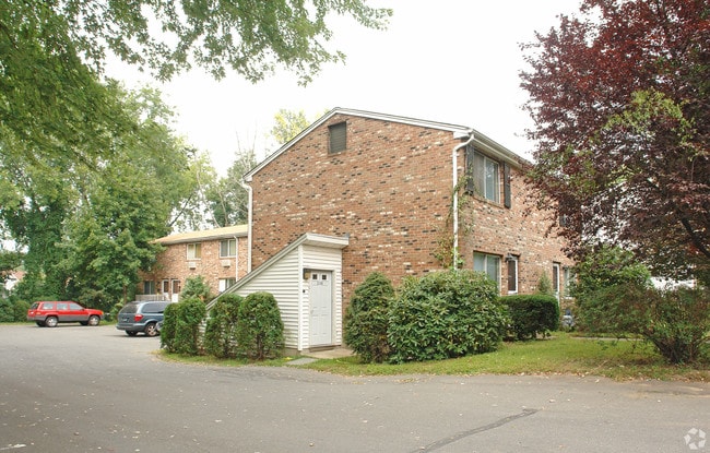 Building Photo - Blakeslee Street Townhomes