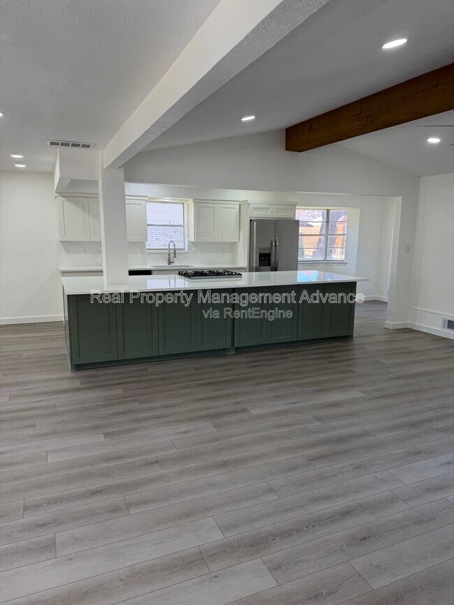 Foto del edificio - 905 Bromwich St