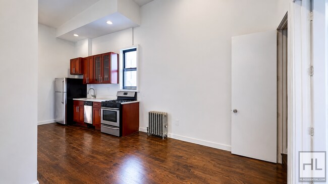 Foto del edificio - FRANKLIN AVENUE / 2-Bed 1/Bed / Loft Space / AVAILABLE OCTOBER 1st