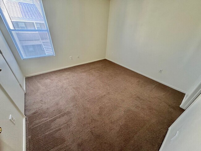 Foto del edificio - ***AMAZING WELOME DEAL!! $600 OFF FIRST MONTHS RENT IF MOVED IN 2 WEEKS!!**  Lovely 2 Bedroom/2 B...