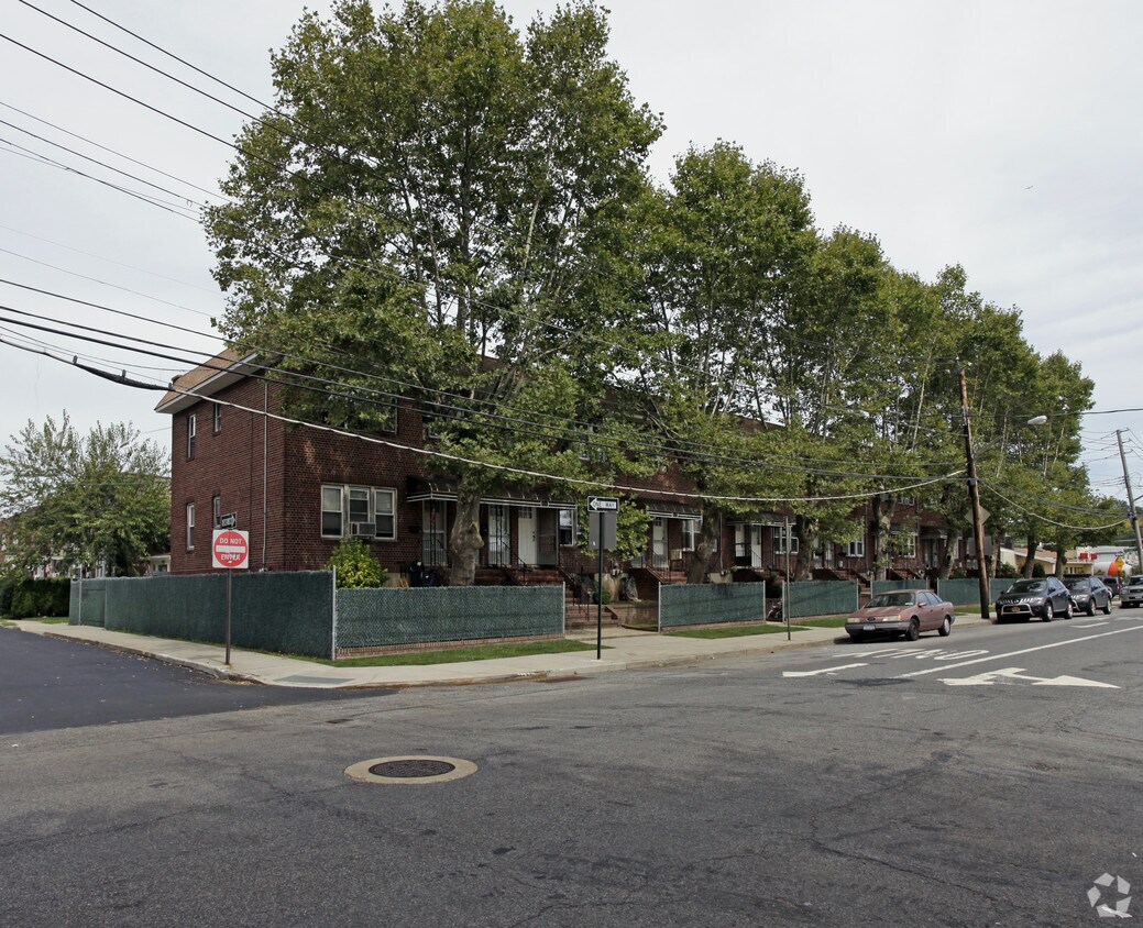Primary Photo - 261 Lincoln Ave