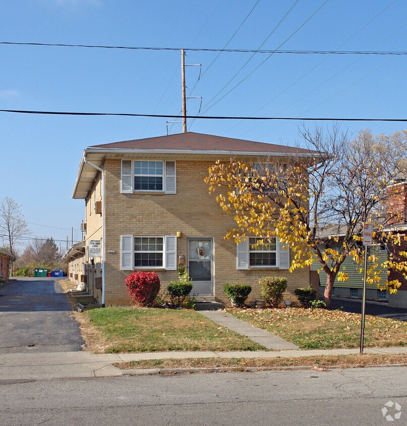 Building Photo - 2605-2609 Revere Ave