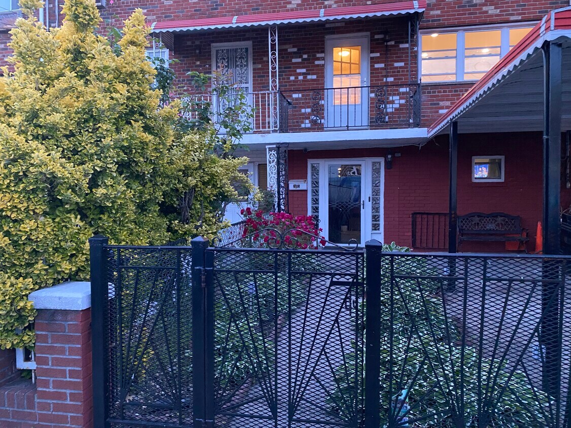 Entrance Front of home - 2015 Lafayette Ave