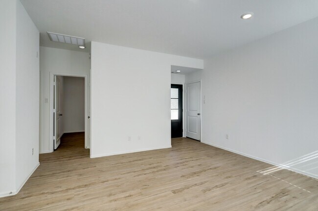 Building Photo - 18916 Caney Frst Dr