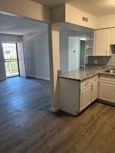 Building Photo - 625 S Royal Crest Cir