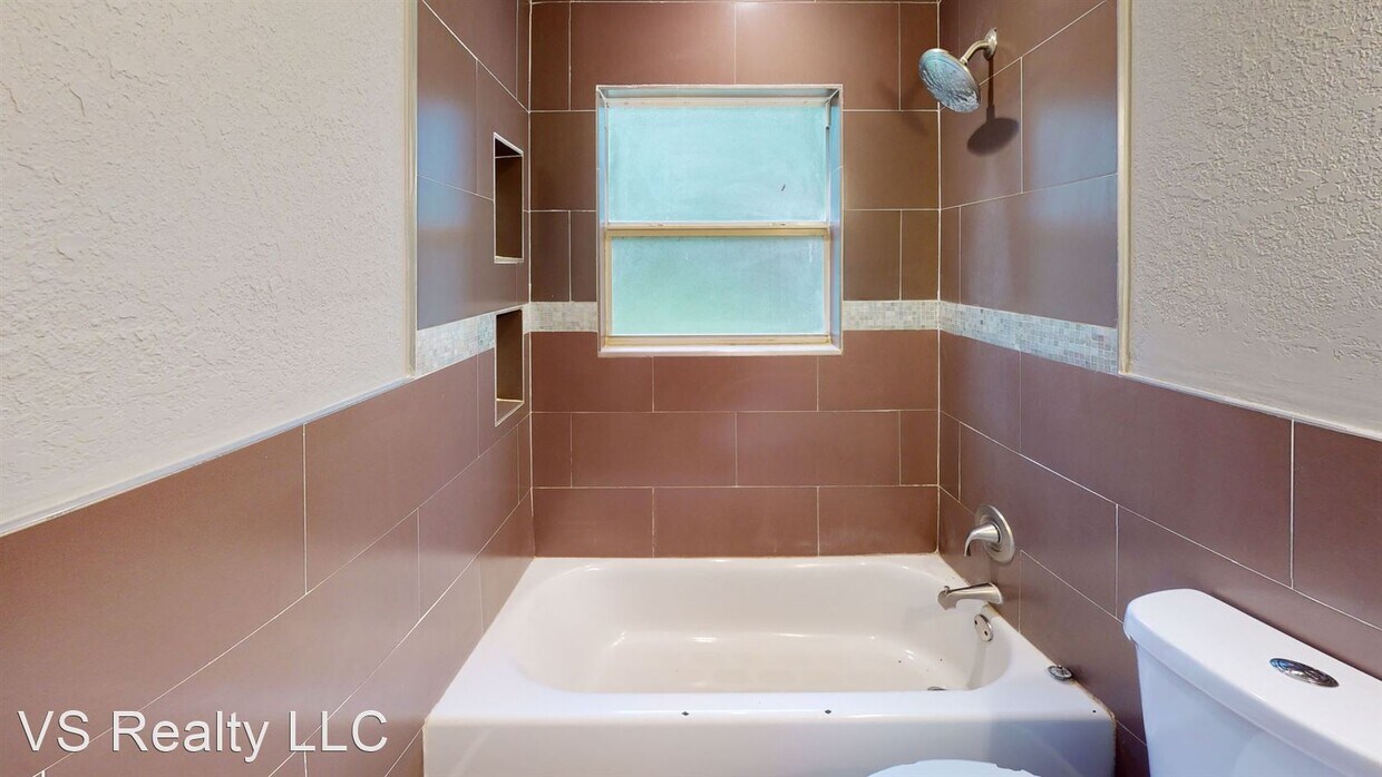 2 br, 1 bath House 3049 Dignan Street House for Rent in