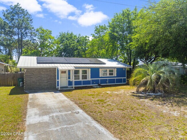 Building Photo - 204 Cape Cir