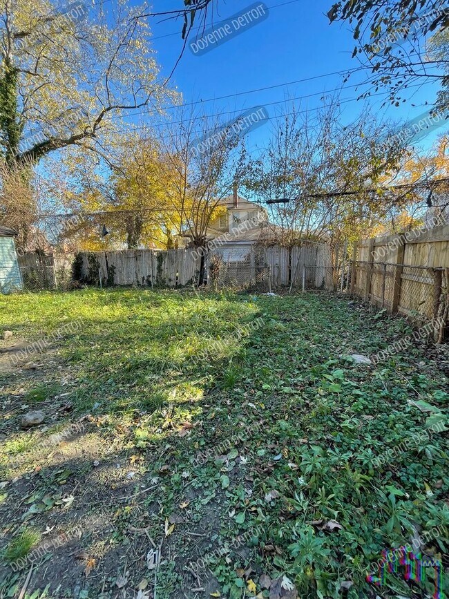Building Photo - 14930 Lauder