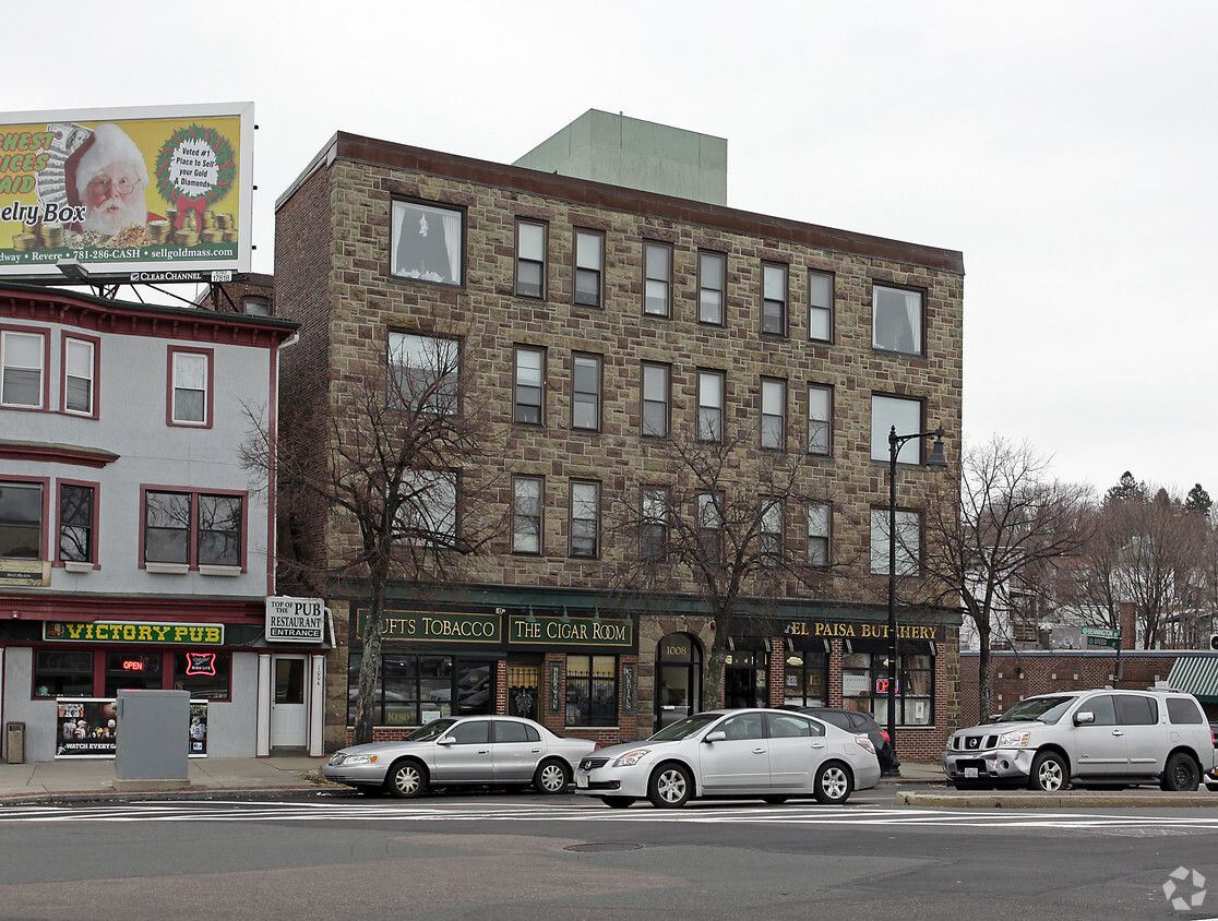 Building Photo - 1006-1010 Bennington St