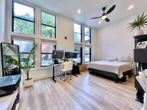 Building Photo - 375 Monmouth St