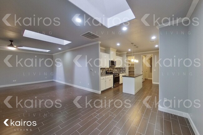 Foto del edificio - 7308 Mosley St