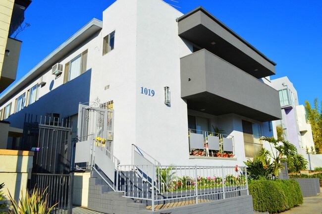 Foto del edificio - 1019 N Vista St