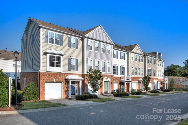 Foto del edificio - 5308 Dockery Dr