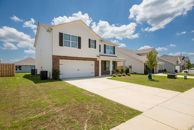 Building Photo - Charming 5 Bedroom in Tuscaloosa!