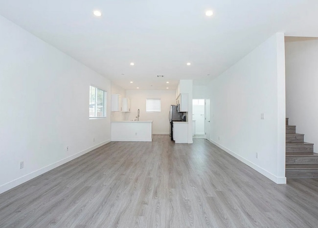 Building Photo - 5026 1/2 Cleon Ave