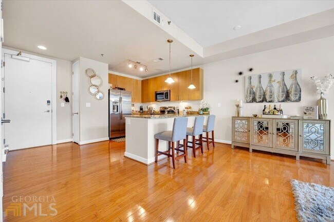 Building Photo - 711 Cosmopolitan Dr NE