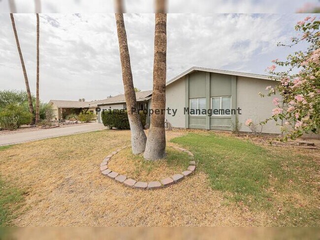 Foto del edificio - 1218 E Carter Dr