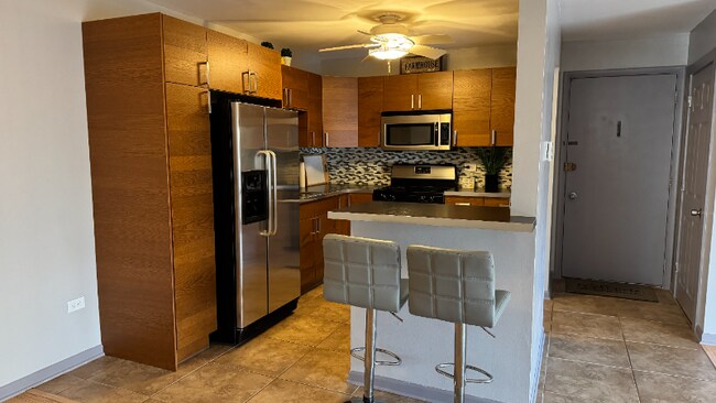 Foto del edificio - 9-S125 Lake Dr