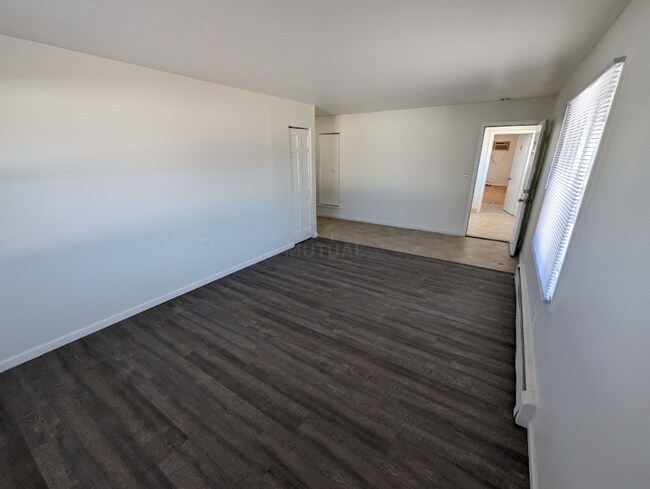 Building Photo - 38550 Meadowdale St