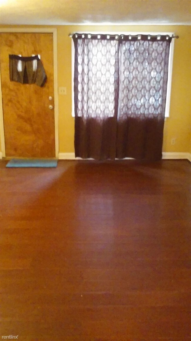 Building Photo - 3205 Westmont Ave