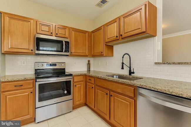 Foto del edificio - 1530 Spring Gate Dr.