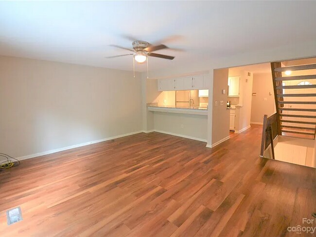 Foto del edificio - Updated 2 Bed, 2.5 Bath Townhome in Charlotte