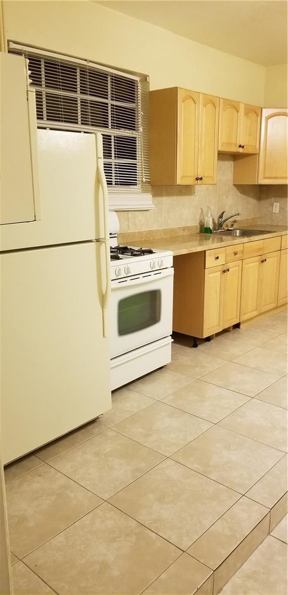 Foto del edificio - 612 N Highland Dr