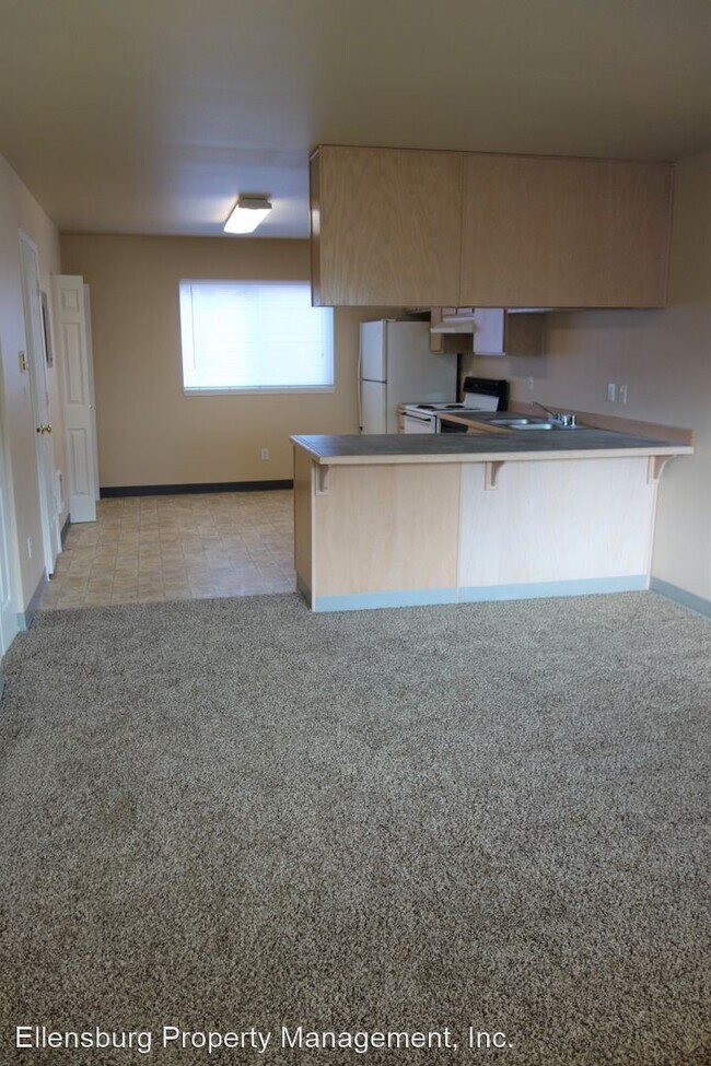 Building Photo - 2 br, 1.5 bath Apartment - 707 E 18th Ave