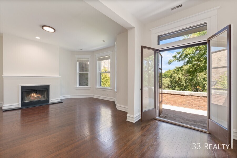 Primary Photo - Beautiful New Renovation of Luxury 3 Bed +...