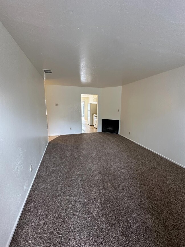 Building Photo - 471 Minnewawa Ave