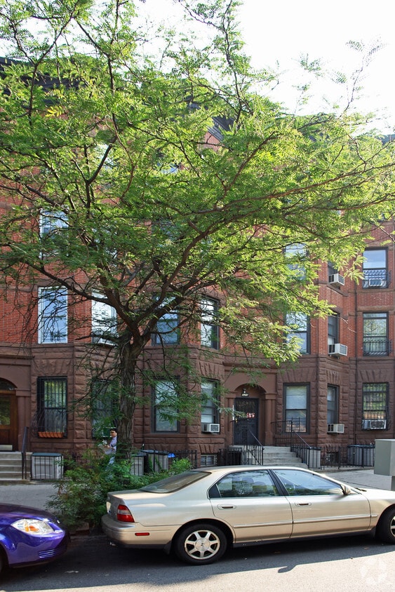 Building Photo - 325 3rd St