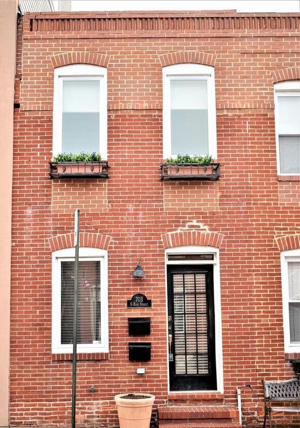 Foto principal - 703 S Rose St