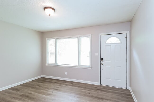 Building Photo - 2910 Freida Ln