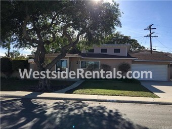 Foto principal - 3246 Cricklewood St
